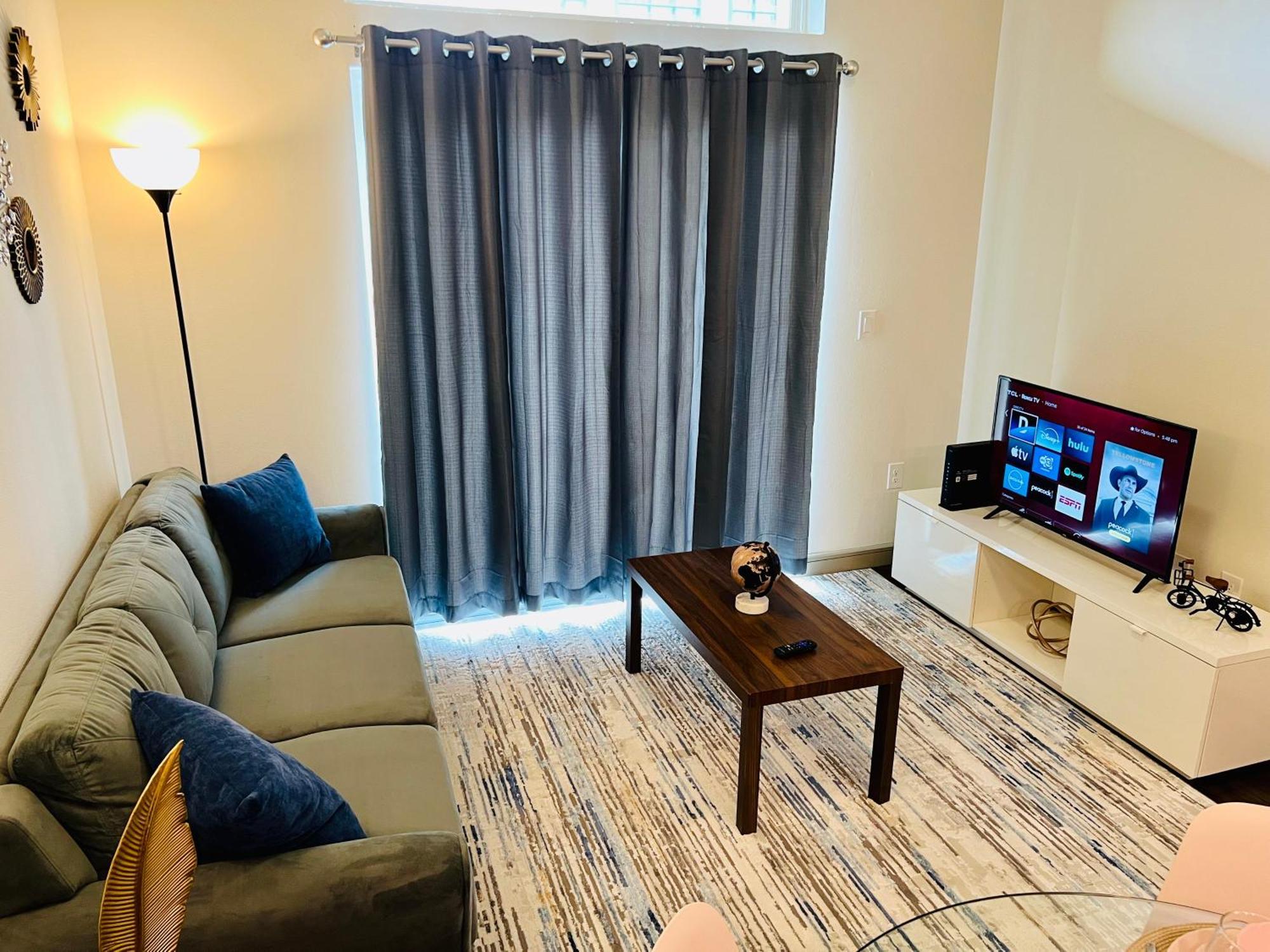 Downtown Apart 1 Bed 1 Bath Free Parking Daire *