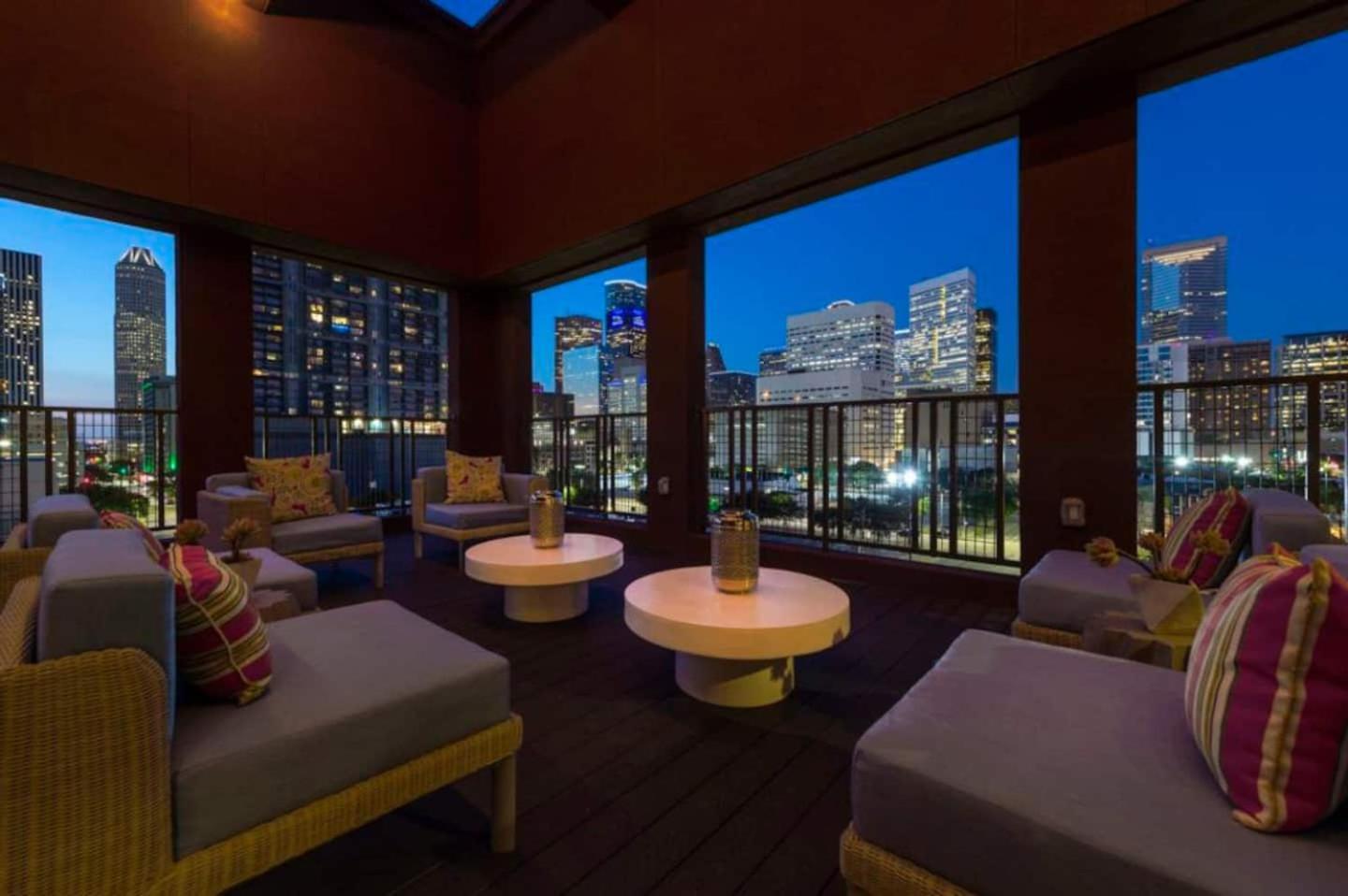 Downtown Apart 1 Bed 1 Bath Free Parking Daire
